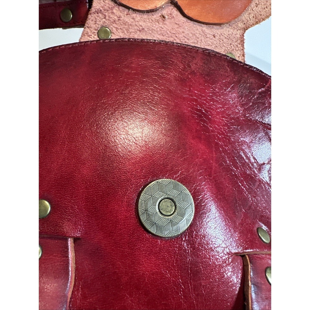Brow-Red Leather MONKEY FACE coin purse WRISTLET BAG magnet closure - Picture 4 of 8